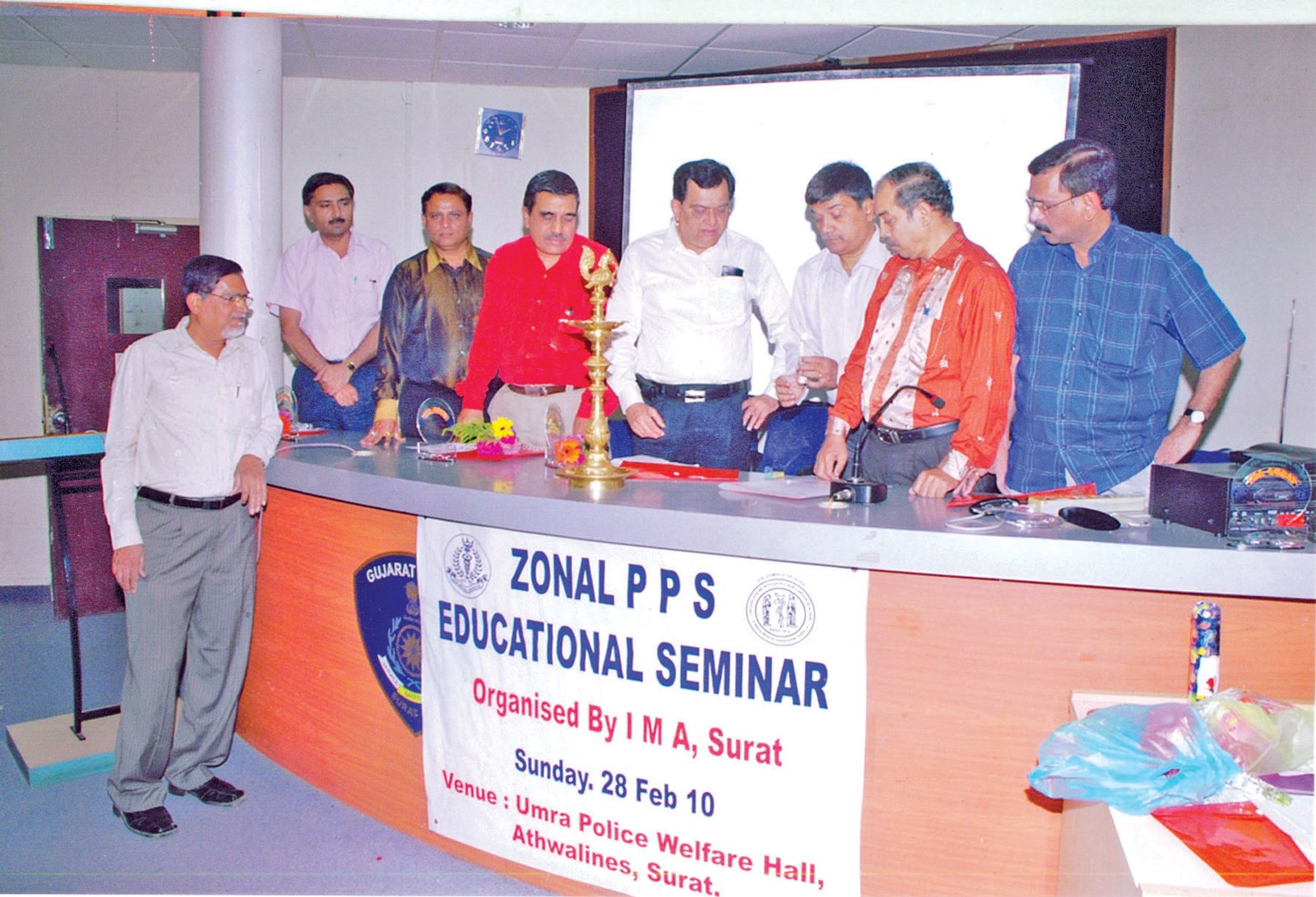 Surat branch litigation prevention meet group photo.